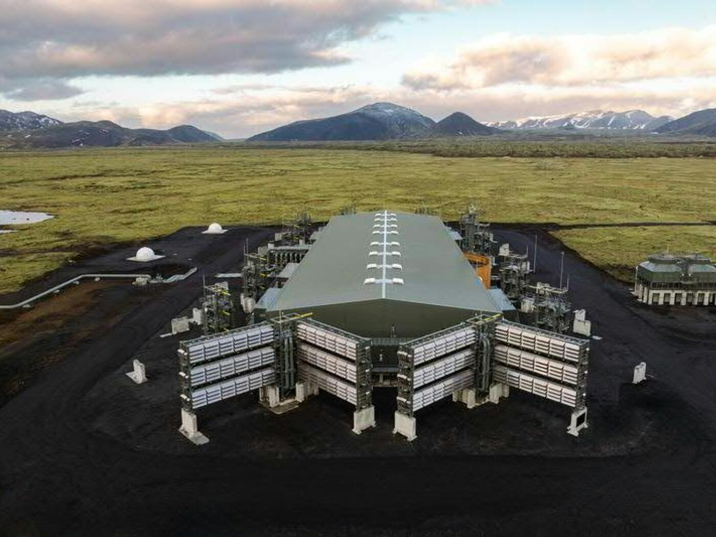 Climeworks Filter Climeworks eröffnet weltweit grösste CO2-Filteranlage in Island - SWI ...