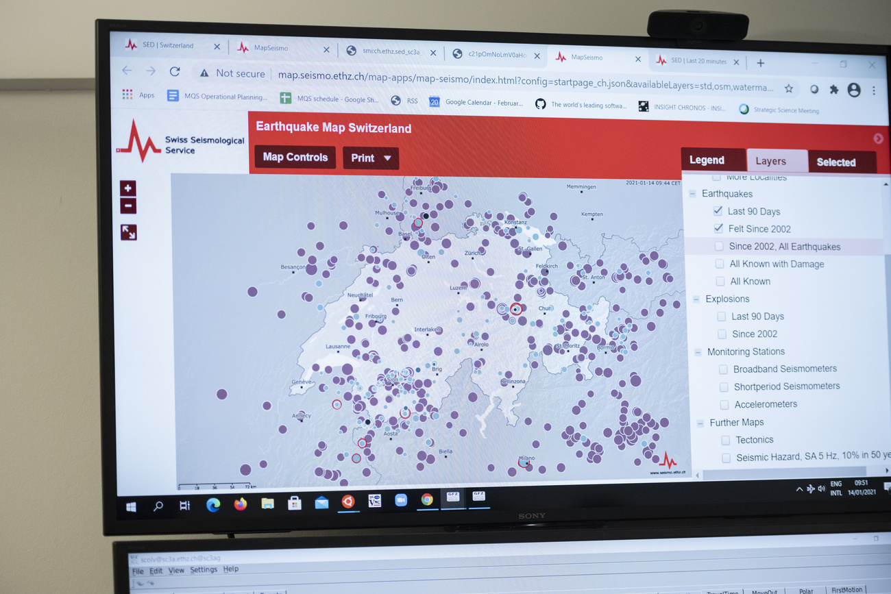 Carte des risques sismiques en Suisse sur un écran d'ordinateur
