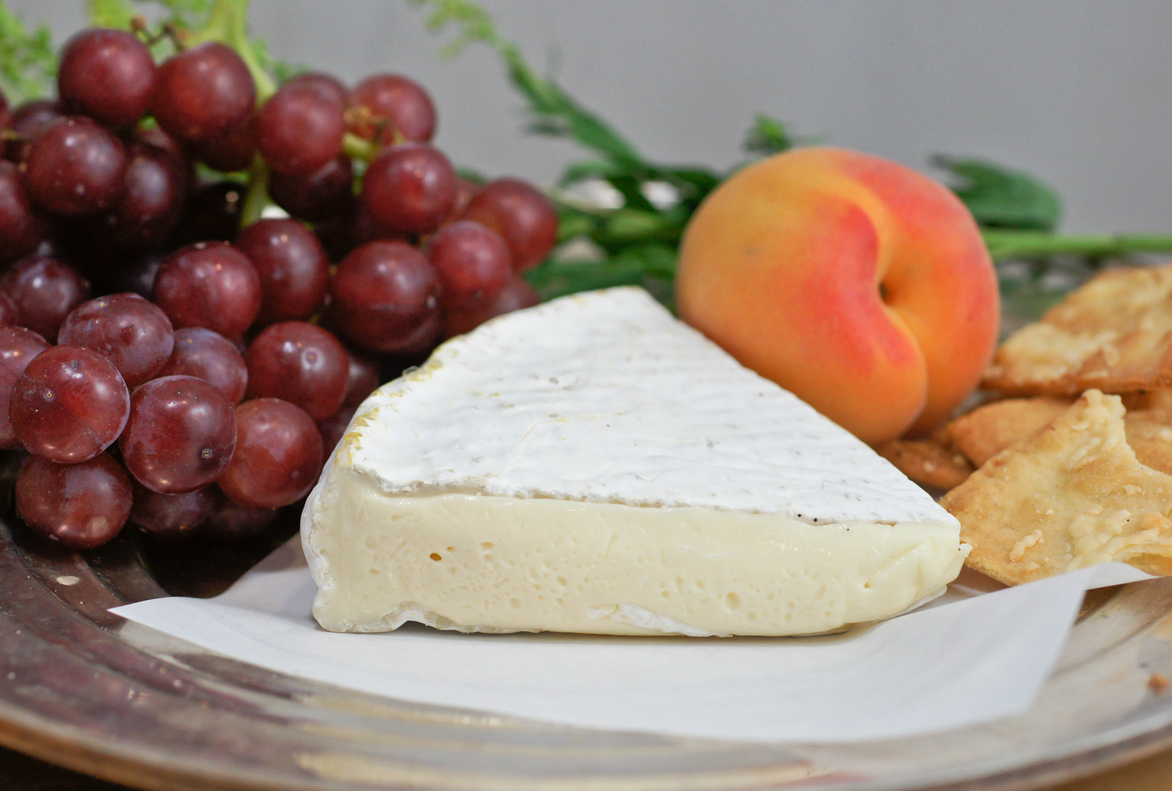 formaggio brie uva albicocca cracker