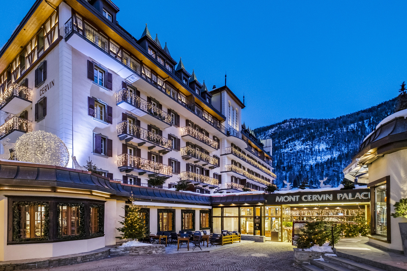 Entrée de l'hôtel Mont Cervin Palace à Zermatt, Suisse