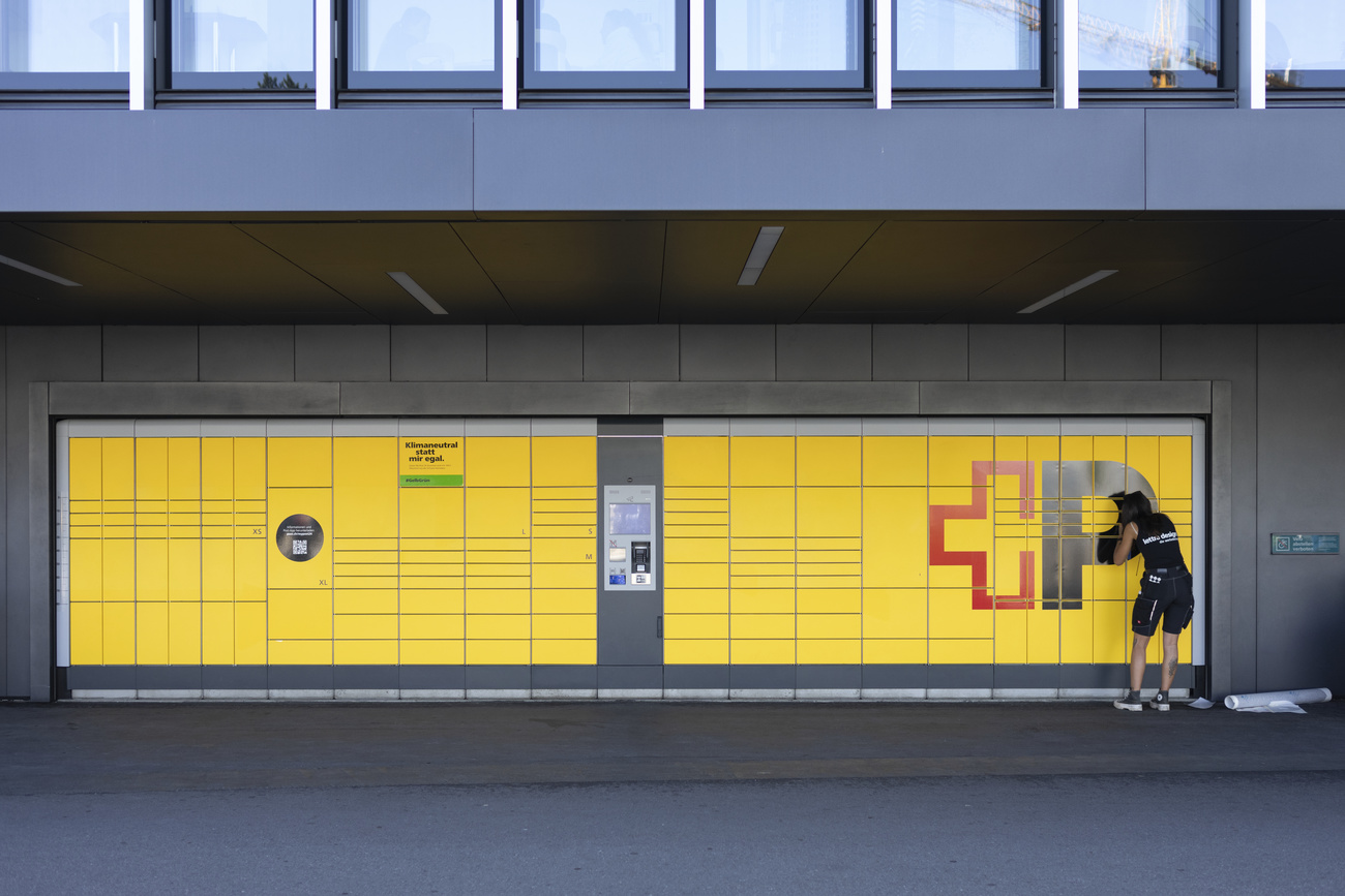 Swiss Post sets out to reinvent the post office - SWI swissinfo.ch