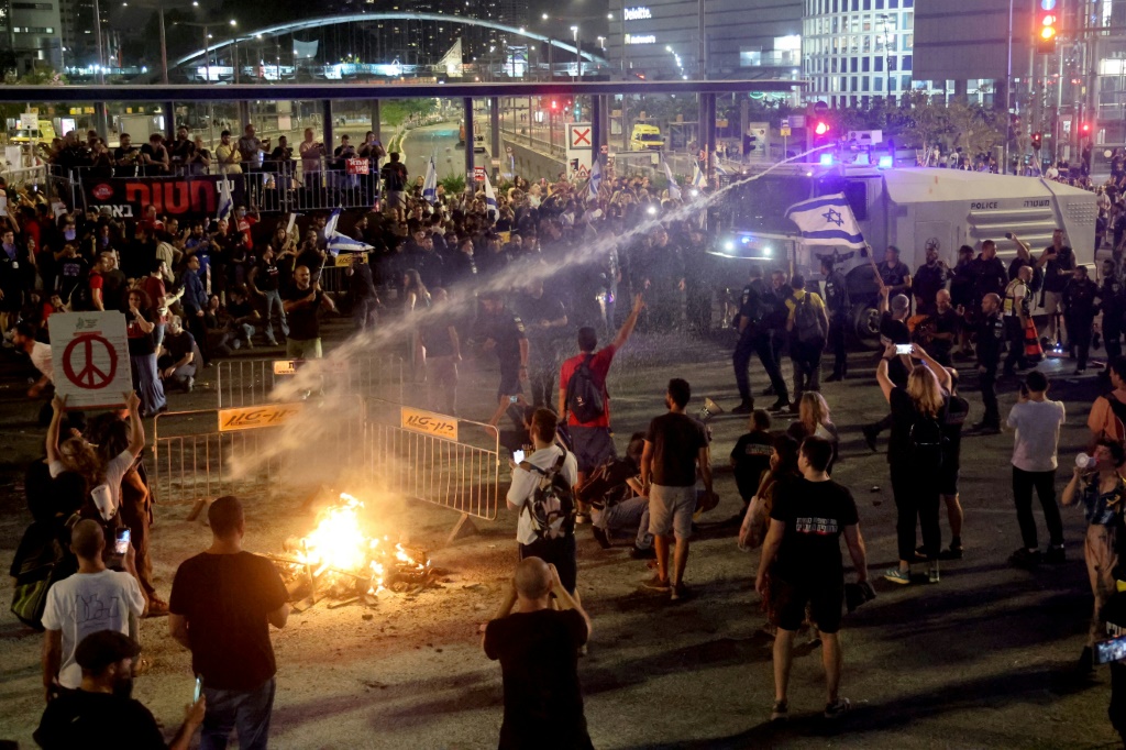 Miles de israelíes se manifiestan en Tel Aviv para exigir la devolución ...