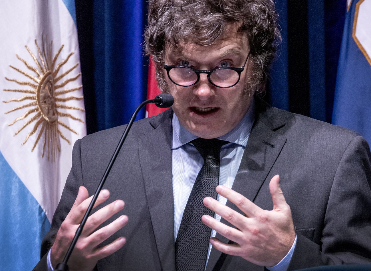El Presidente argentino Javier Milei interviene en una conferencia en Estados Unidos.