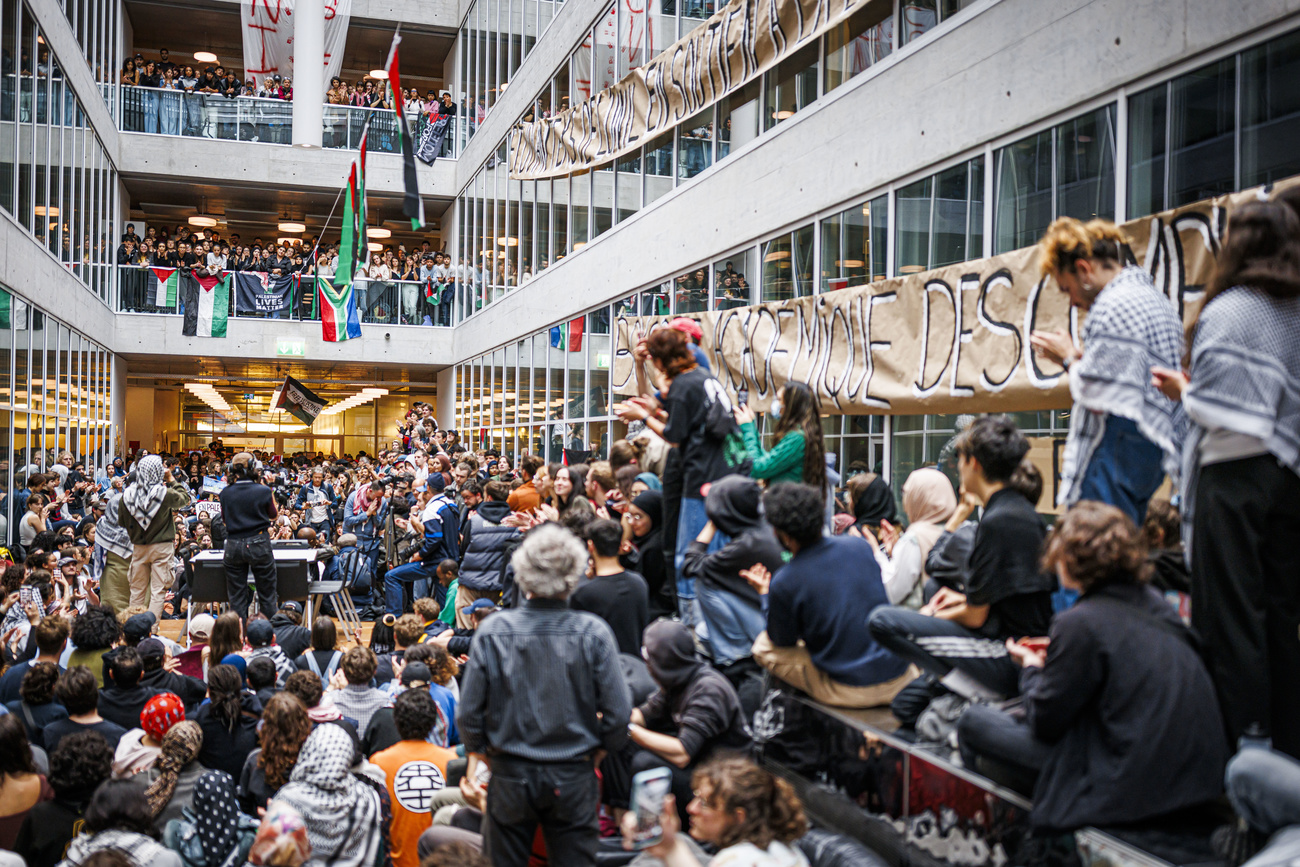 Pro-Palestinie sit-in at University of Lausanne.