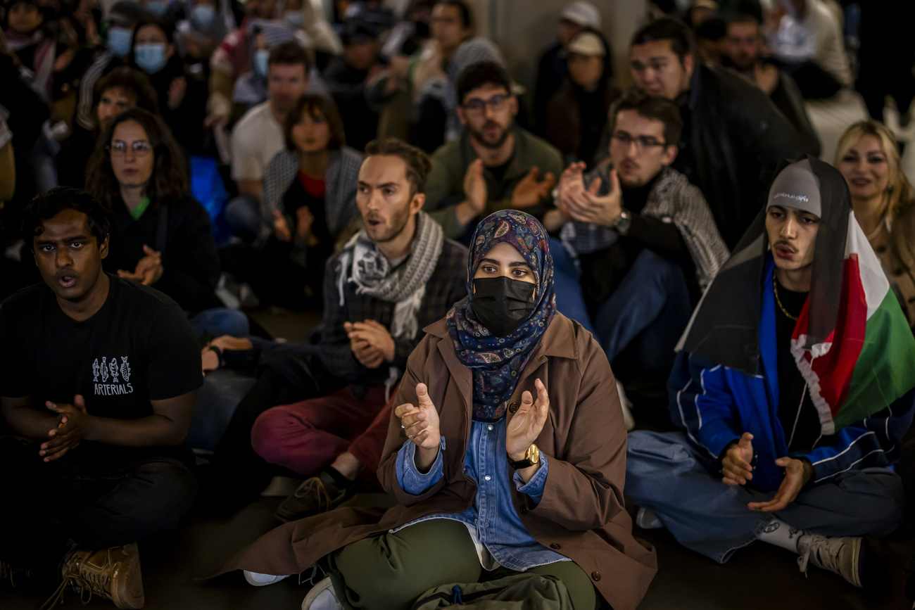 Protesta al Politecnico di Zurigo.