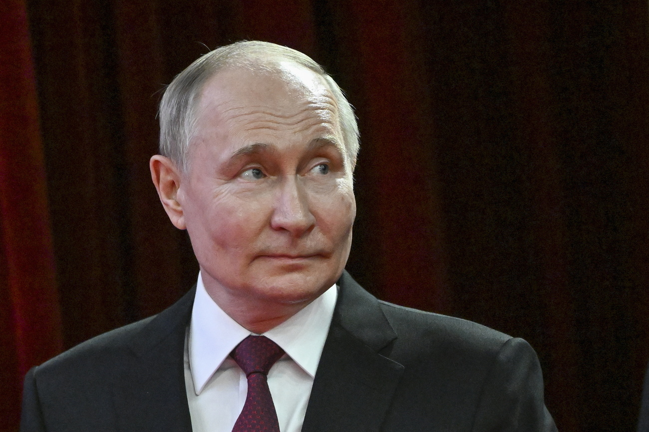 Президент России Владимир Путин вновь осудил предстоящий мирный саммит по Украине в Швейцарии, назвав его средством давления на Россию.