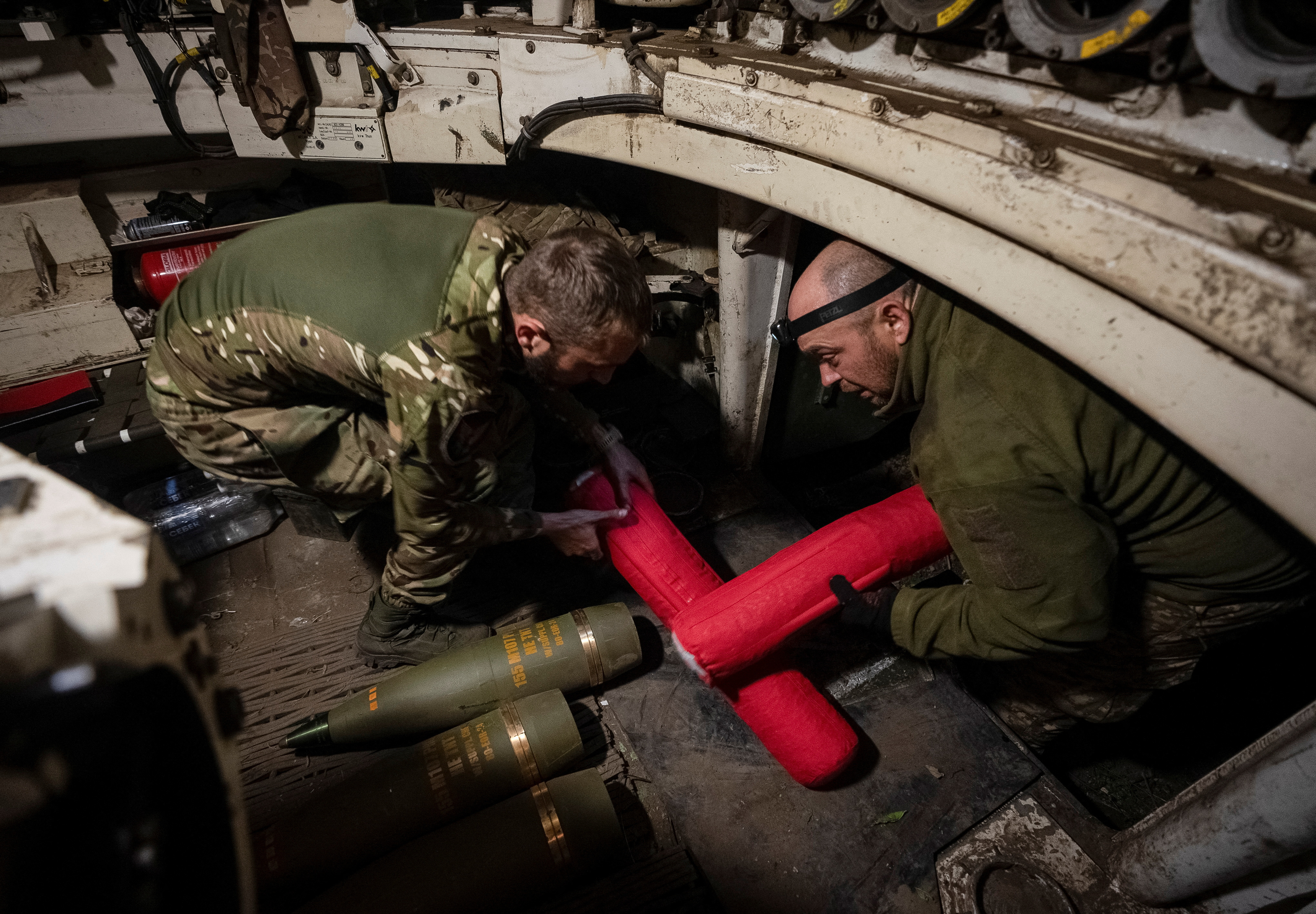 Ukrainian gunners finally get shells to stop Russians near Kharkiv ...