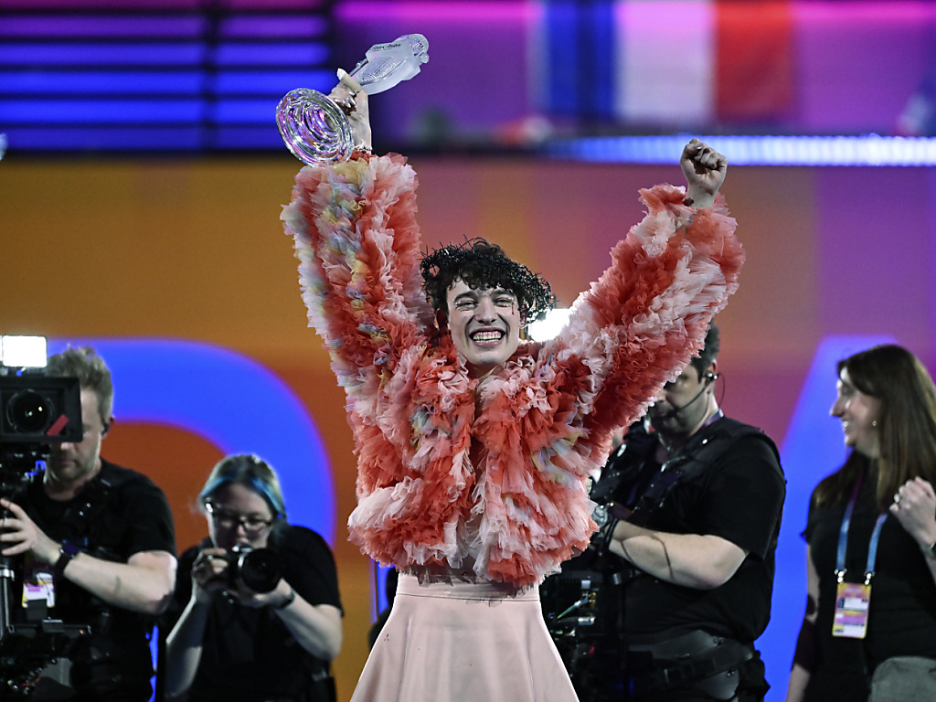 Eurovisione: Svizzera vince con Nemo, contestato Israele - SWI swissinfo.ch