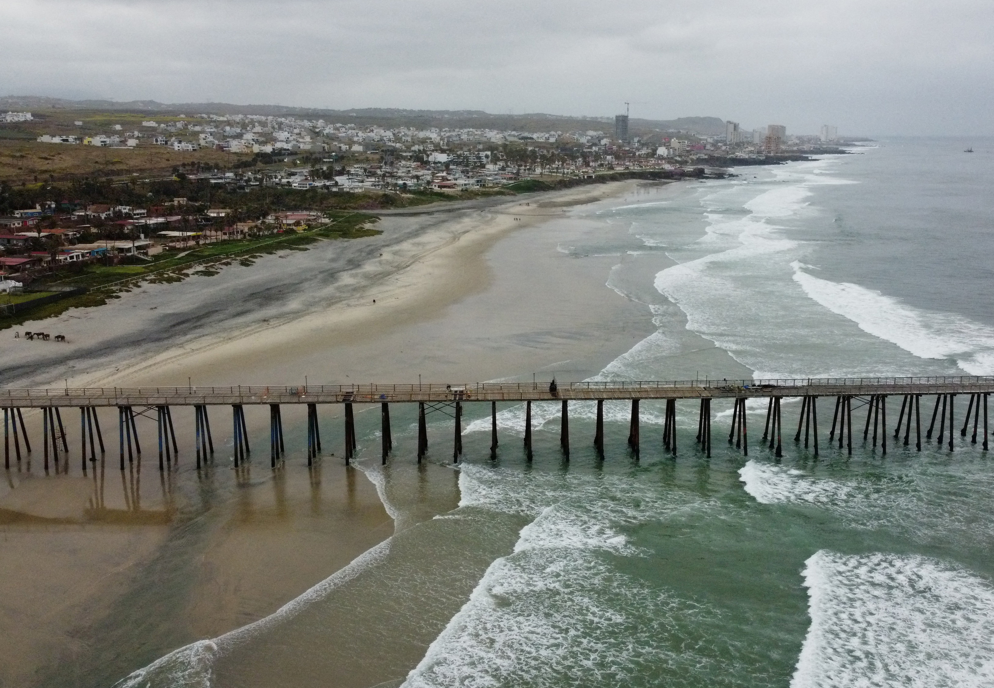 Dead bodies in Mexico most probably are missing U.S., Australian surfers - Vimarsana News