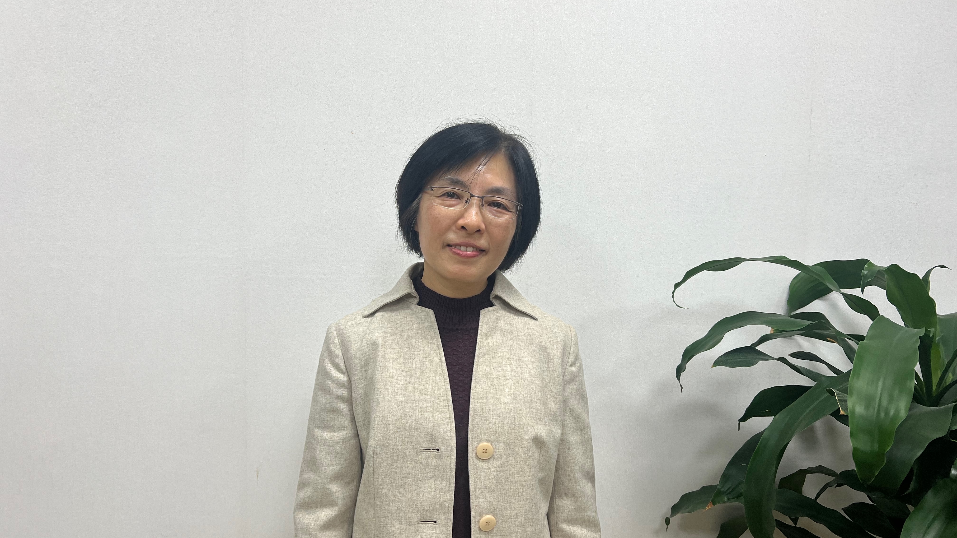 Chen Mei-Yen blickt in die Kamera.
