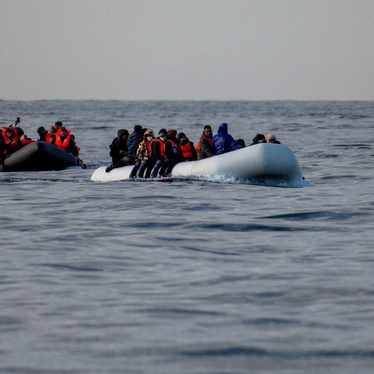 UK Labour leader promises to 'smash the gangs' to tackle small boats crossings - SWI swissinfo.ch