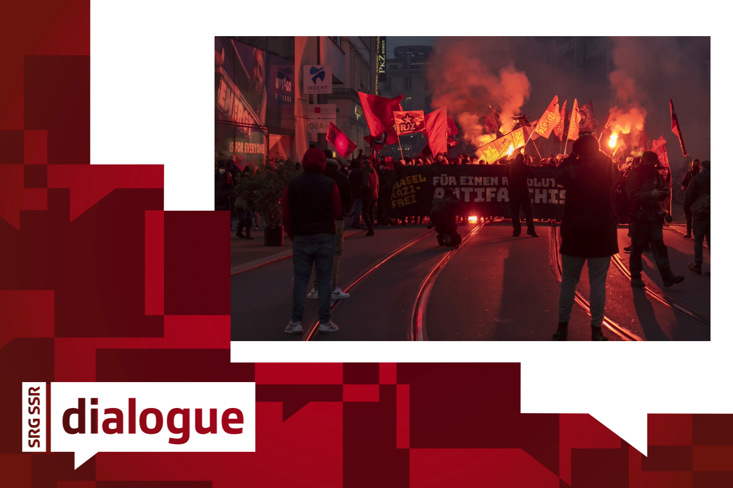 Demonstranten halten Transparente an der Kundgebung Basel Nazifrei in Basel, am Samstag, 28. November 2020.