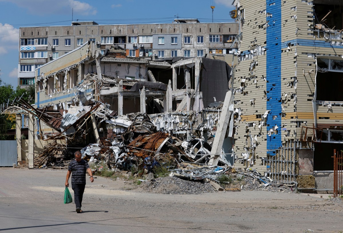 Russians used starvation as method of warfare in Mariupol, experts say ...