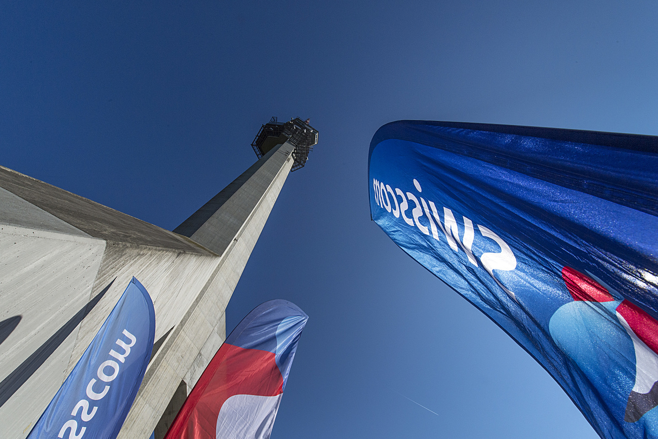 Bandiere con il logo di swisscom.