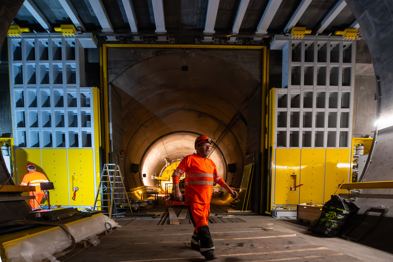 building site gotthard tunnel