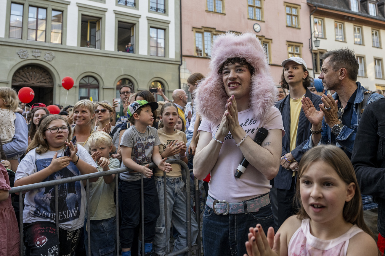 Nemo is greeted in Biel