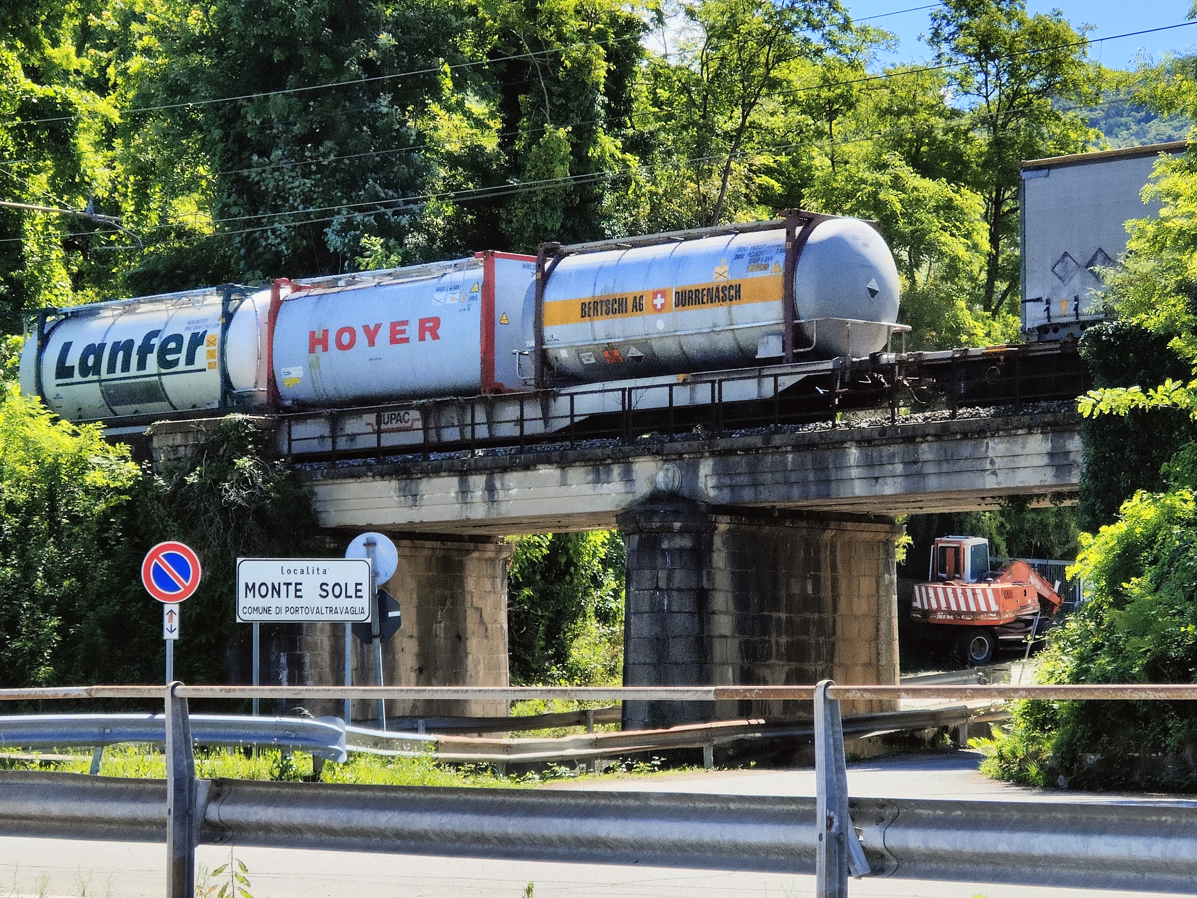 il ponte ferroviario in territorio italiano sulla Luino-San Gottardo finanziato dalla Confederazione.