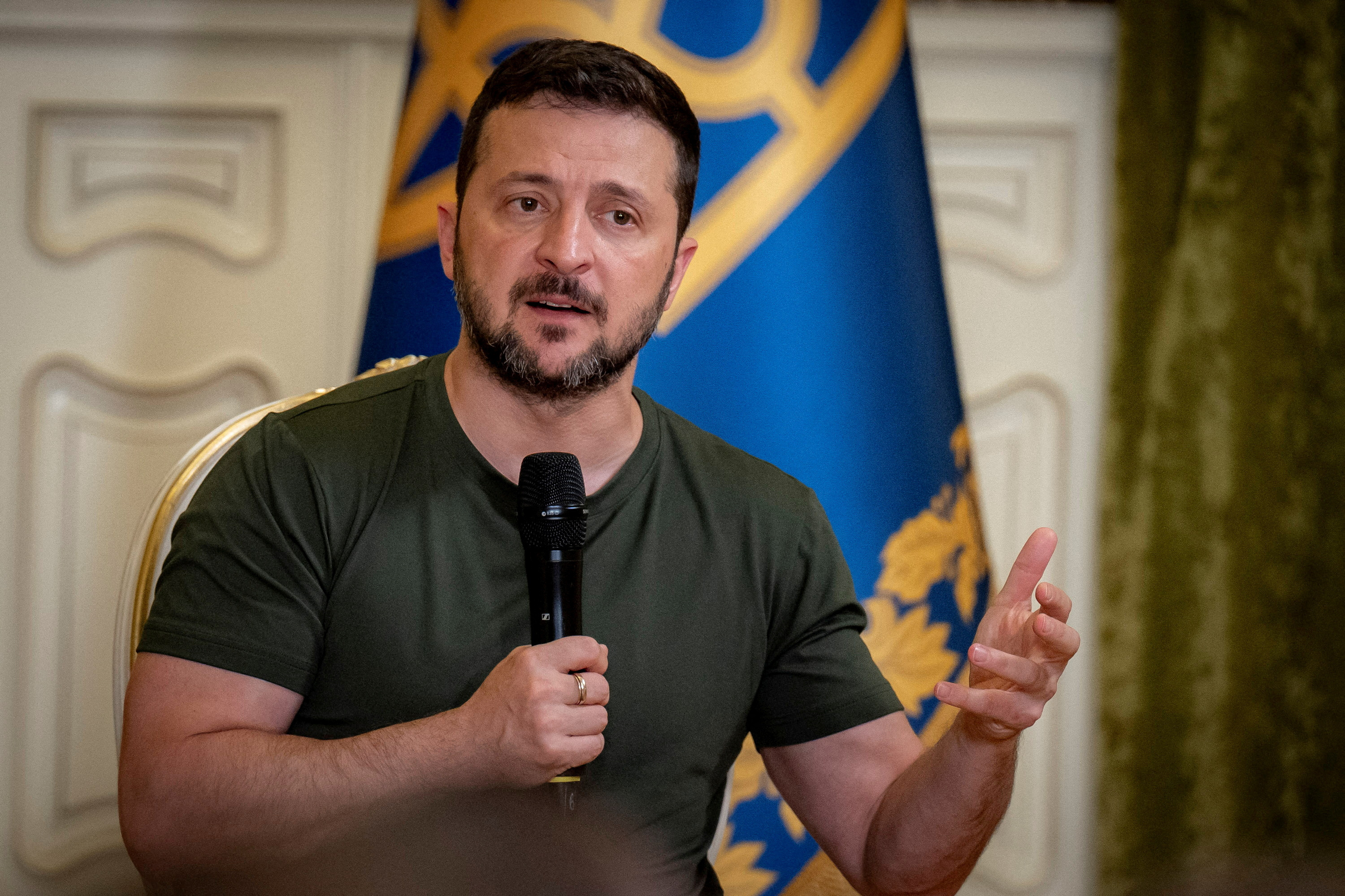Zelenskiy proposes legislation to strip awards from Ukrainian 'traitors' - SWI swissinfo.ch