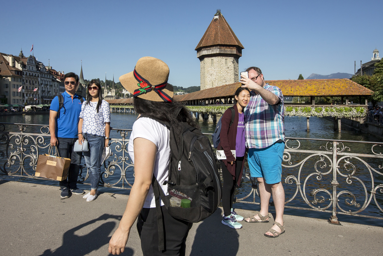 tourist:innen in Luzern