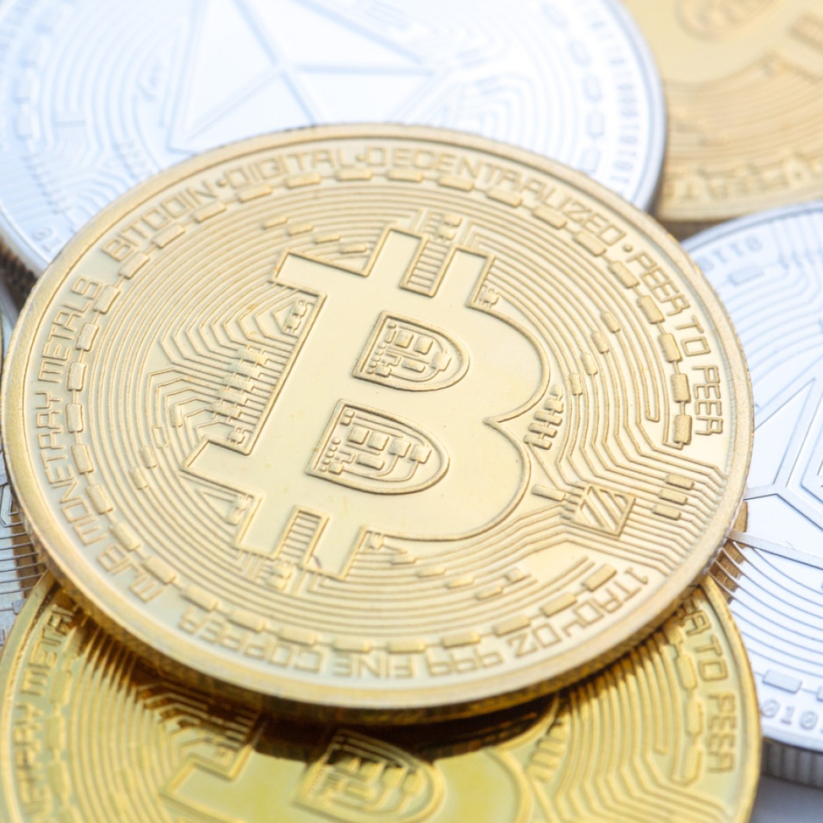 Le bitcoin au plus bas depuis fin février - SWI swissinfo.ch
