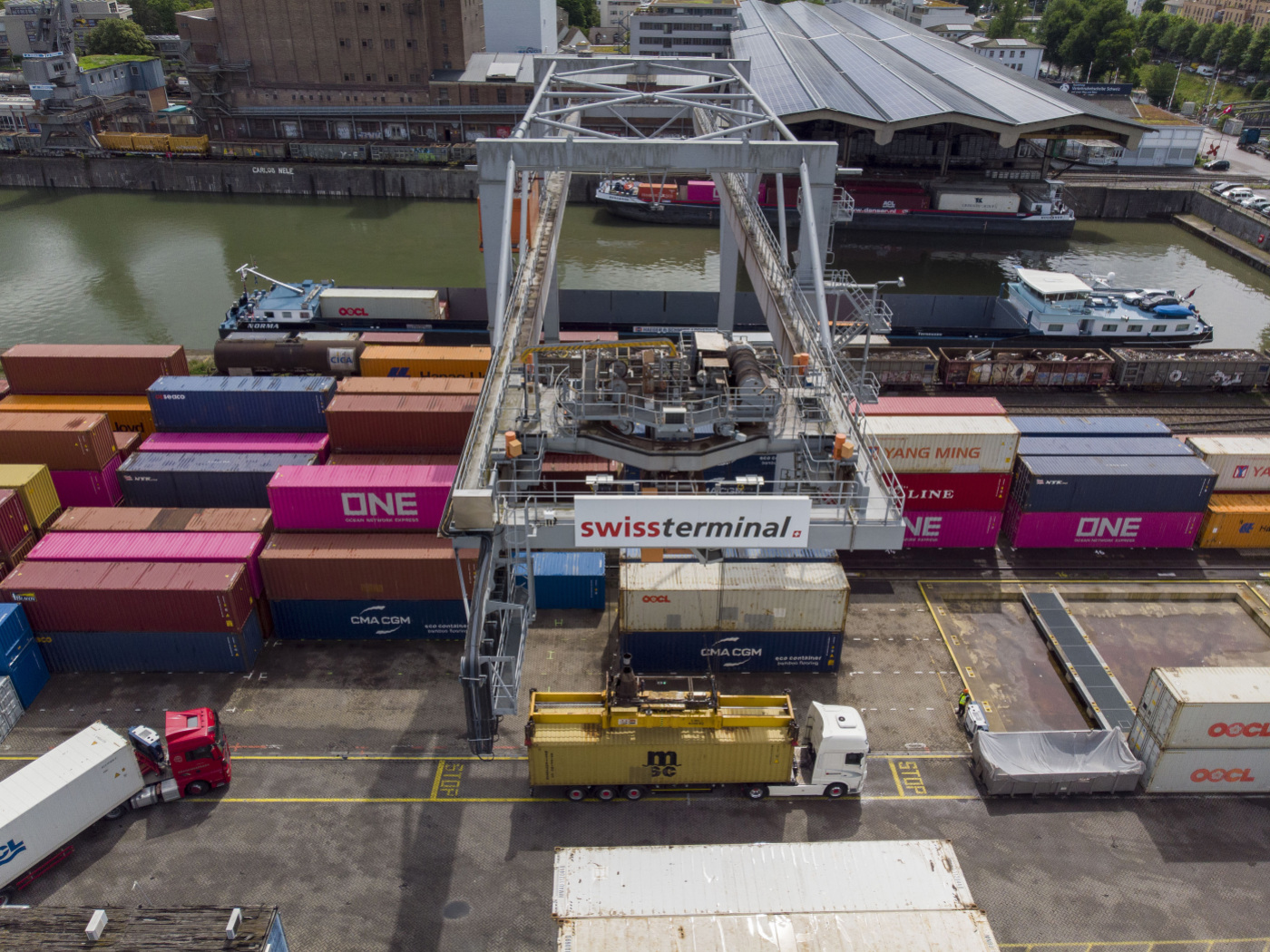 Swiss exports set record in second quarter