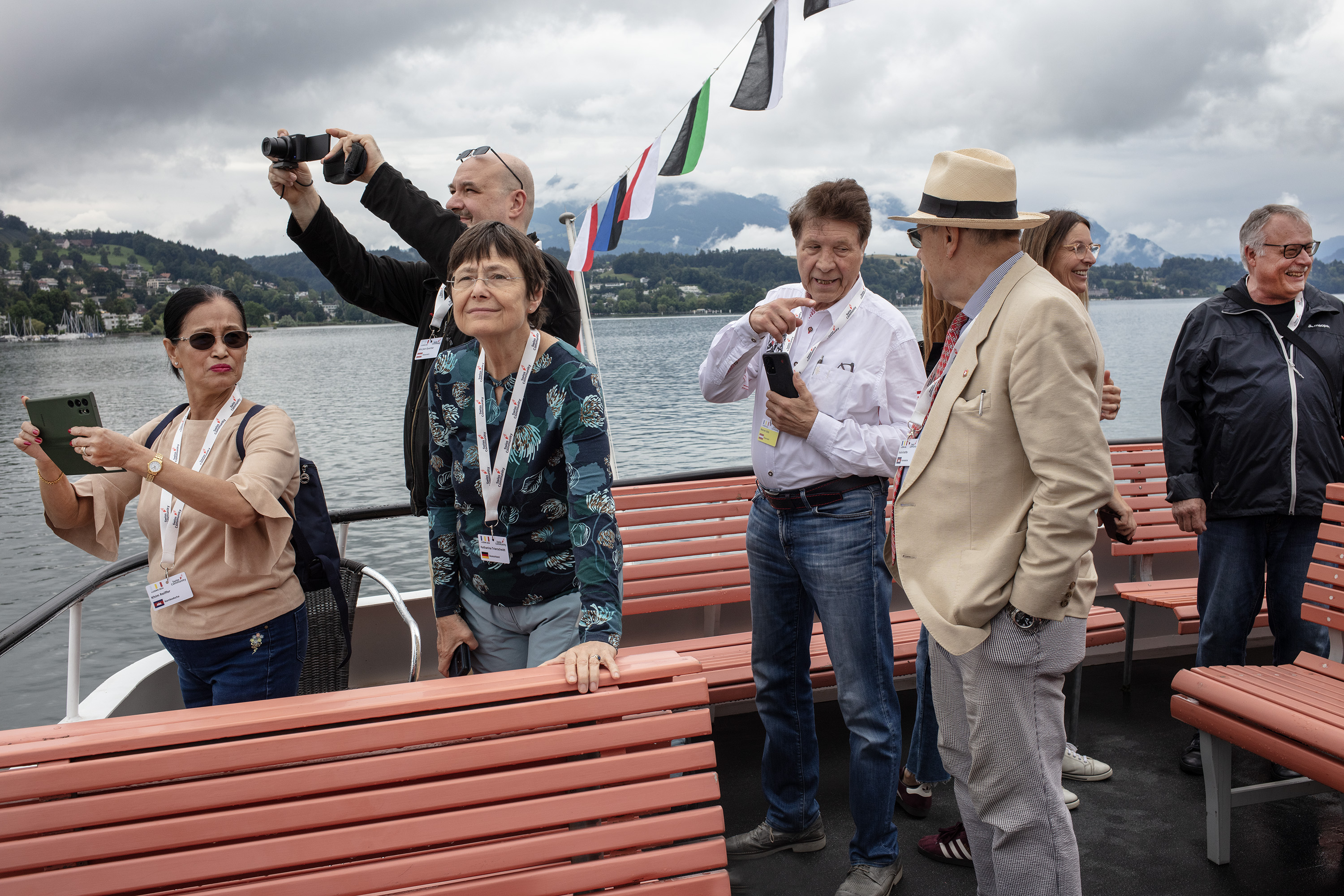 The short boat trip has ample opportunity for pictures that the Swiss Abroad can share in their new homes.