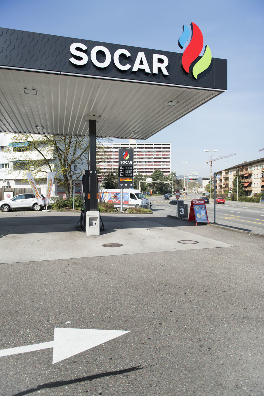 stazione di benzina