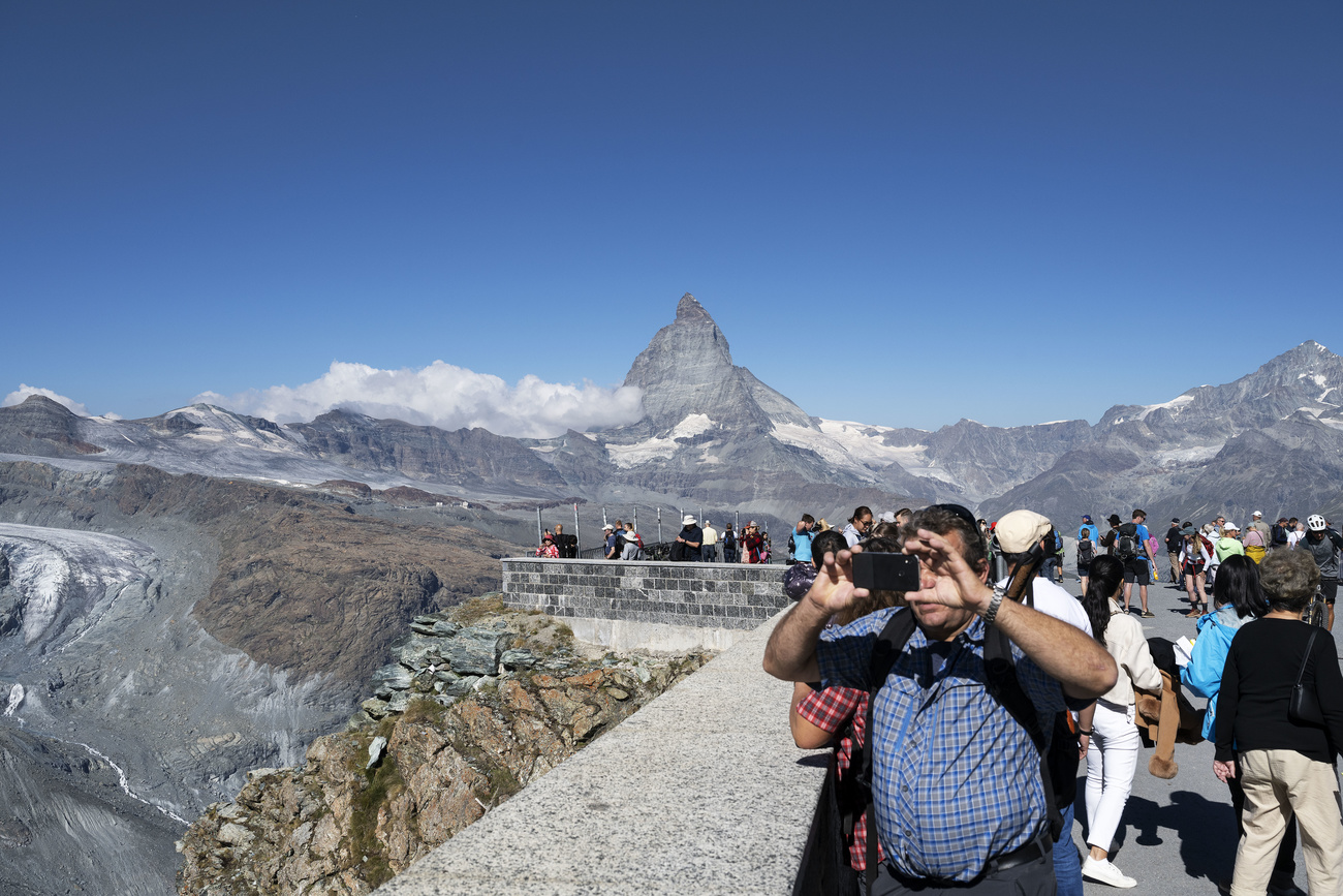 Das Matterhorn besuchen, aber dann nicht in Zermatt übernachten: Tagesgäste lohnen sich für den Tourismus-Hotspot nicht.