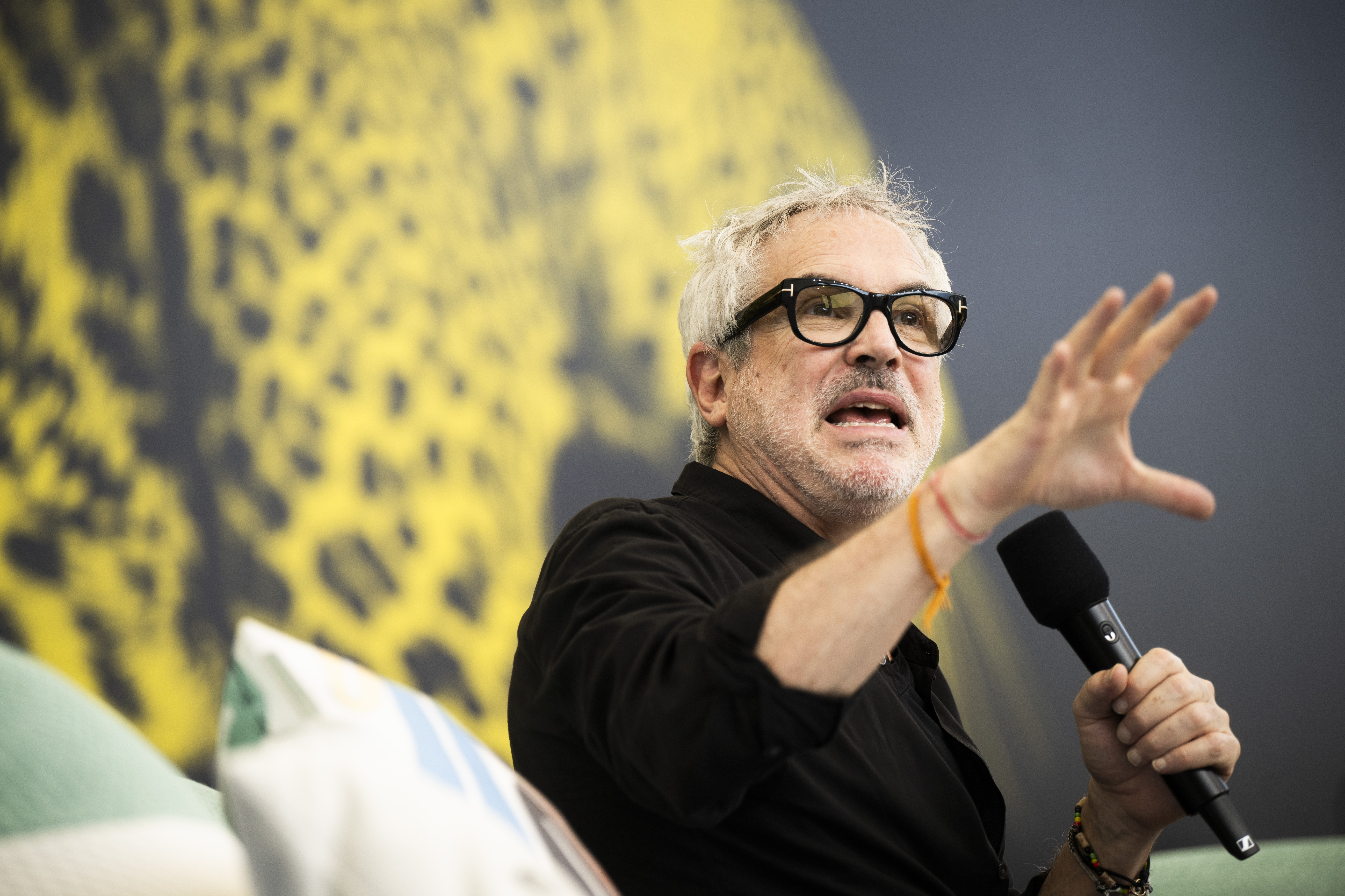 En el marco del Festival de Cine de Locarno, el director mexicano Alfonso se sumó a la defensa de mantener fondos para la creación de obras cinematográficas de sus colegas del Sur y del Este del mundo.
