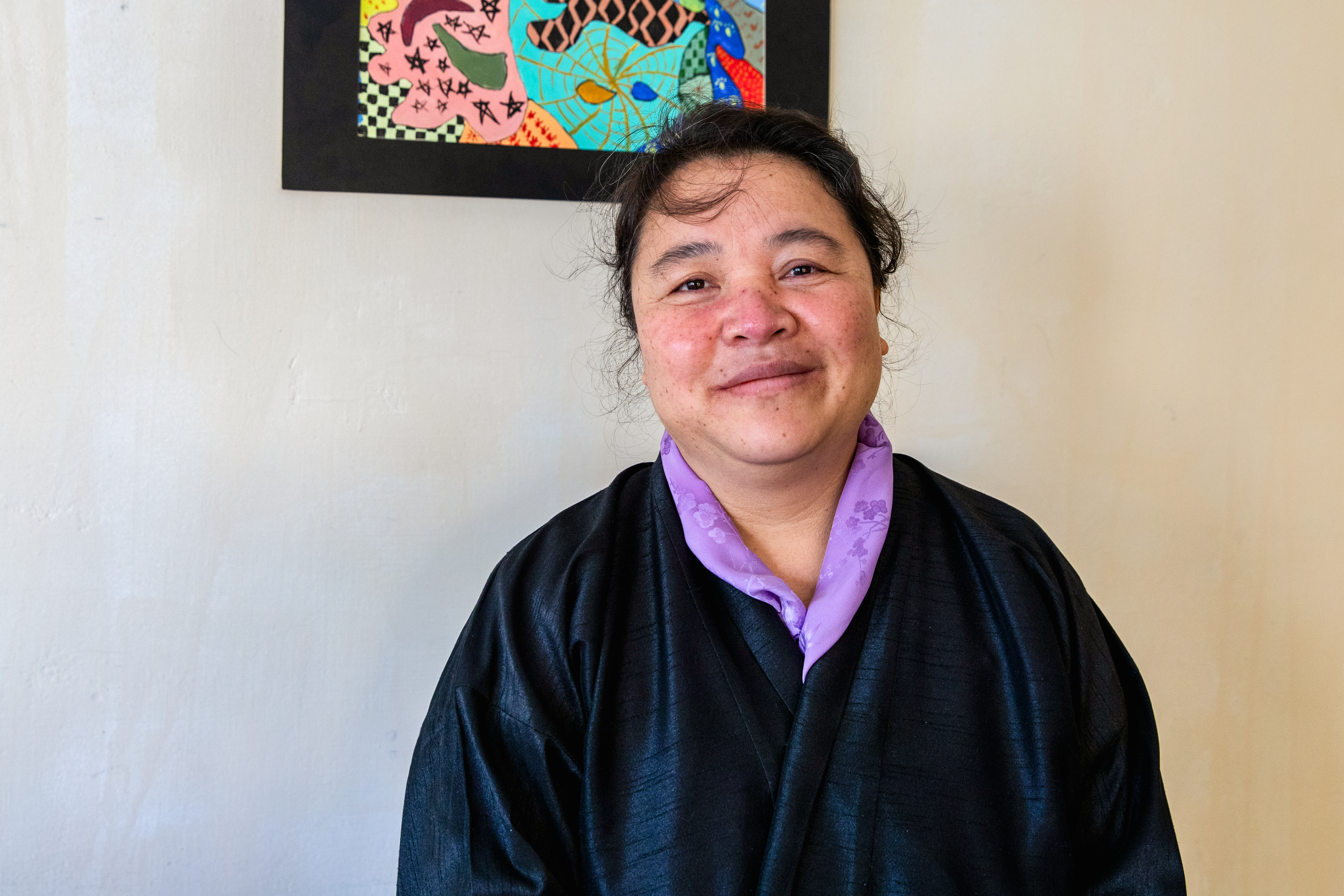 Foto mezzo busto Tashi Pem, direttrice nazionale del Bhutan presso Helvetas.