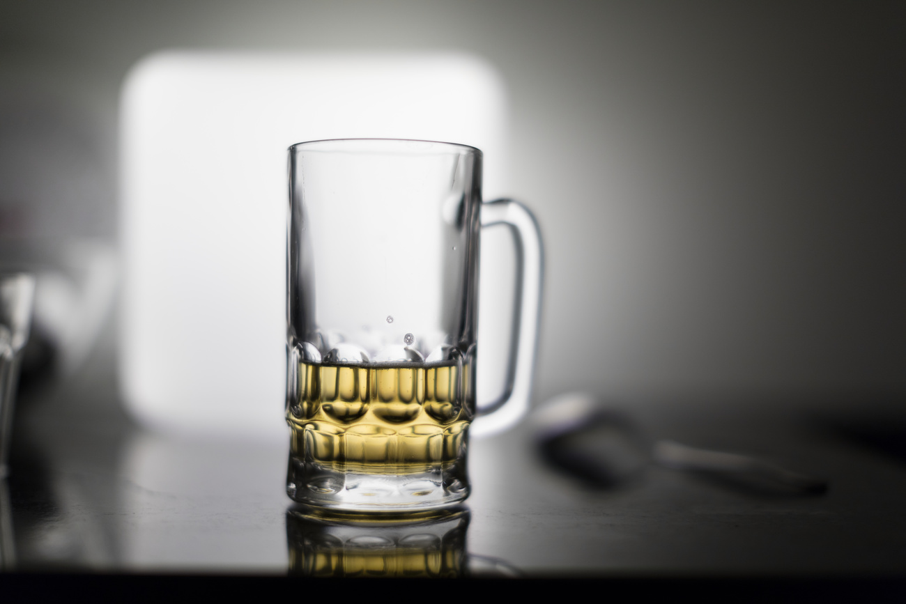 酗酒的人会出现许多类似表现，例如，无故缺席等。