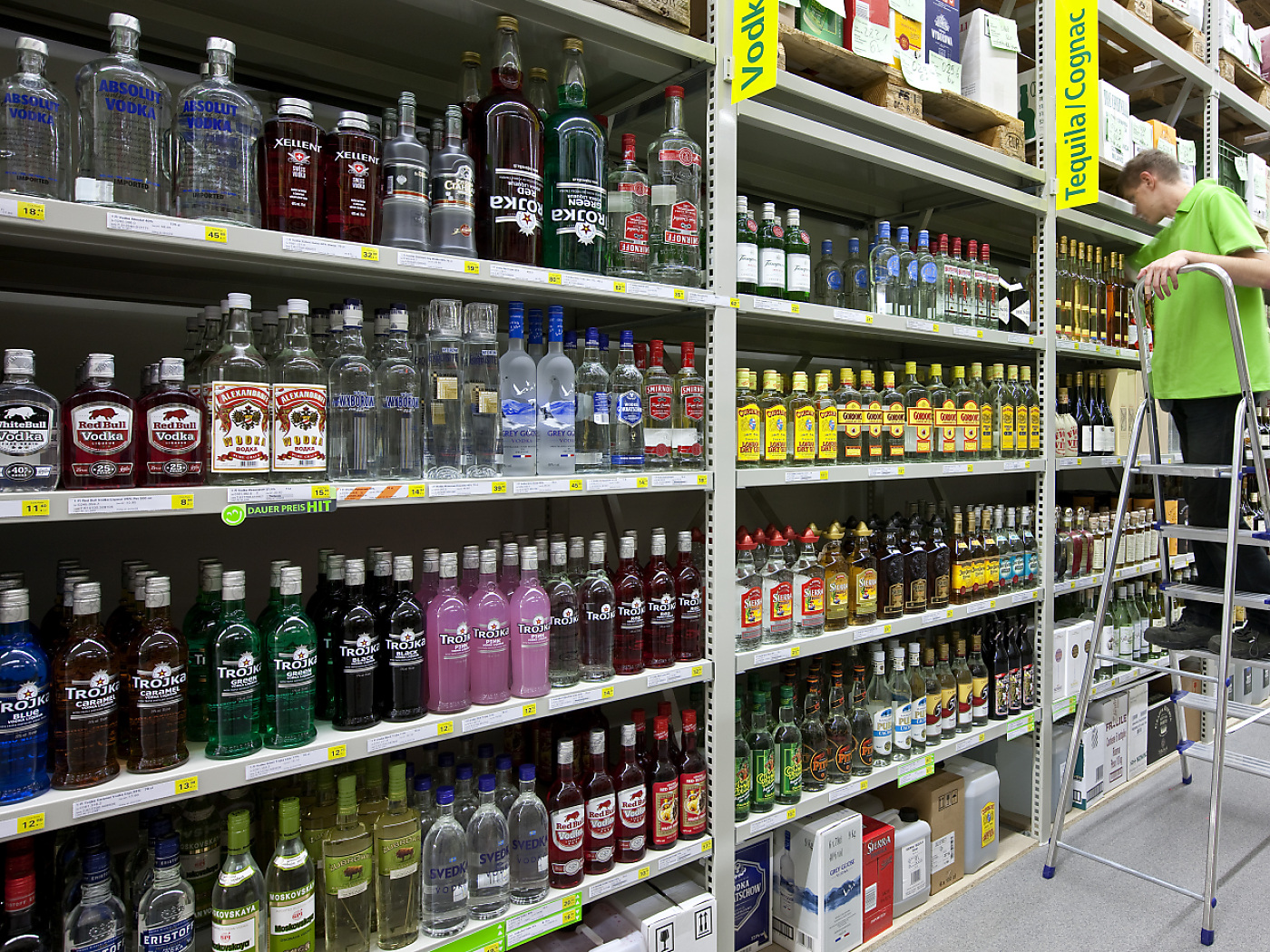 Alcohol: fewer and fewer people drink every day