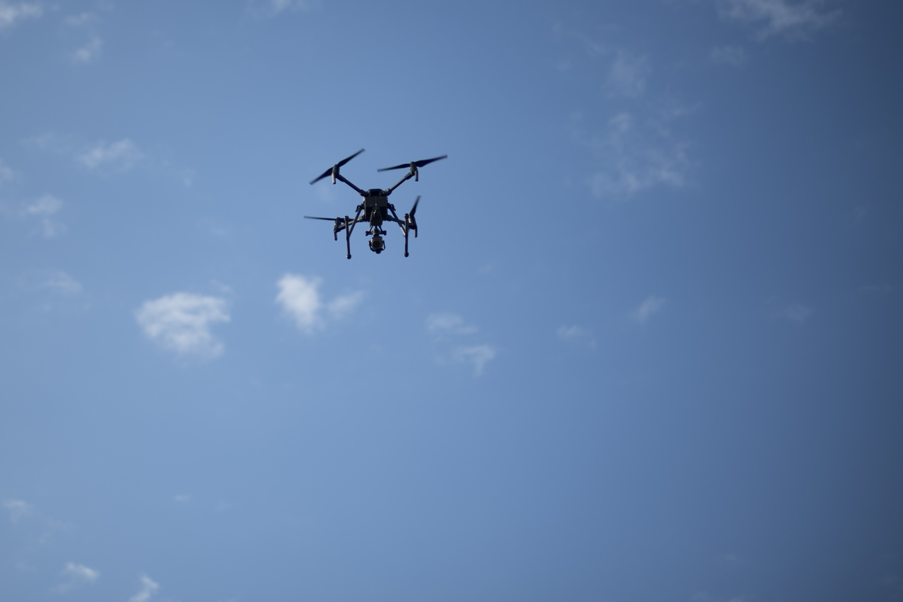 Drone dans le ciel.