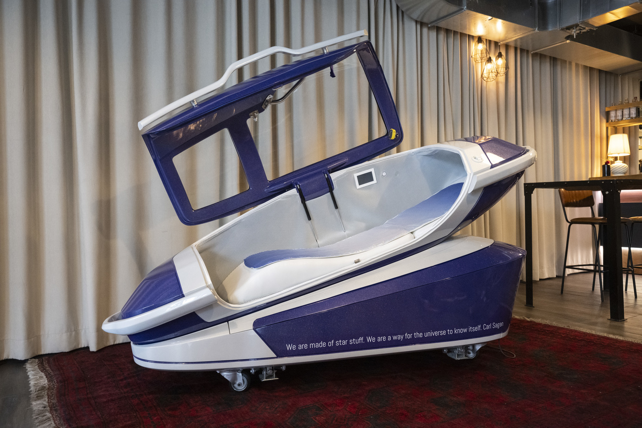 Может ли капсула для самоубийства Sarco использоваться в Швейцарии? Окончательного юридического решения по этому вопросу пока нет.