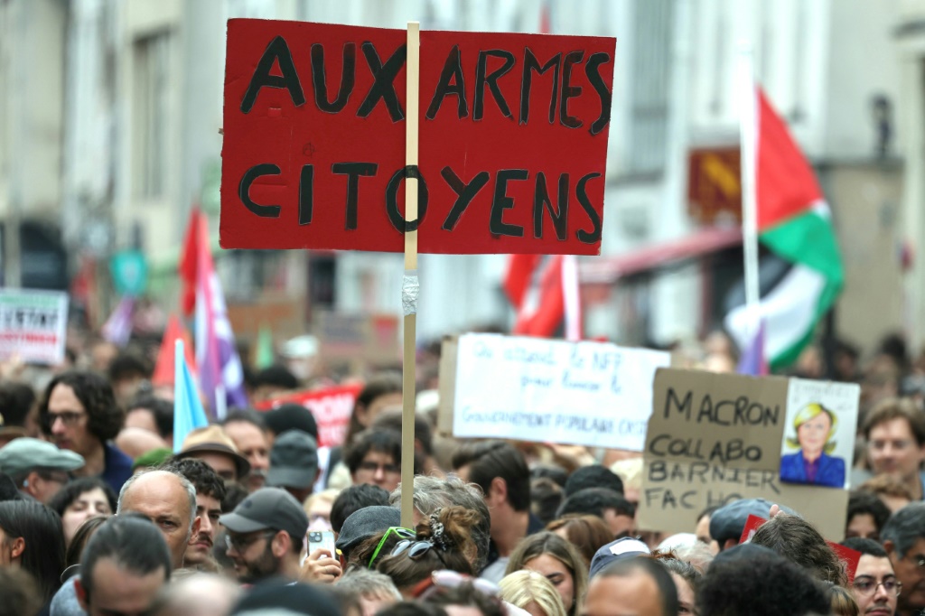 Miles de manifestantes de izquierda protestan en Francia contra el ...
