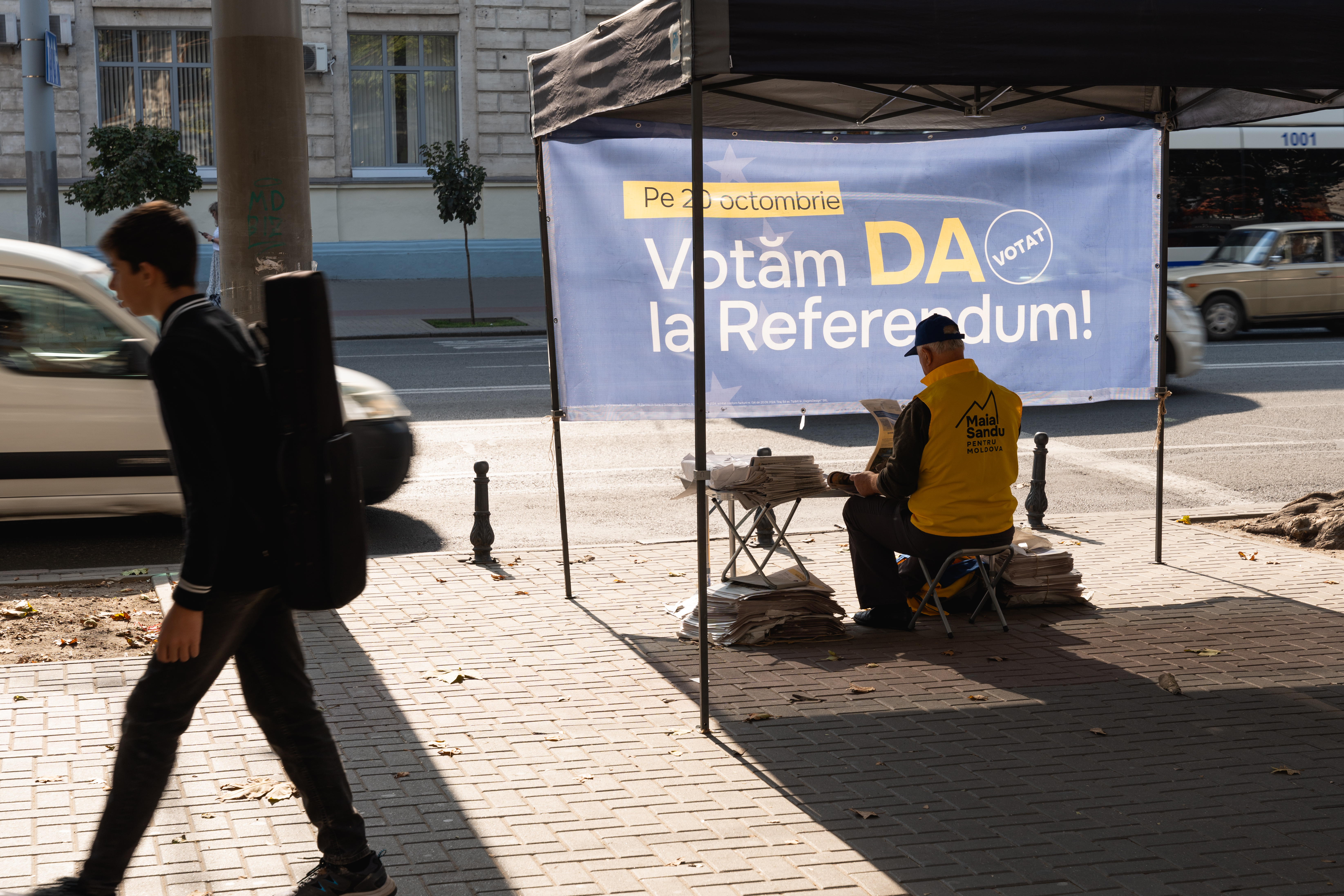 Stand électoral dans une ville de Moldavie.