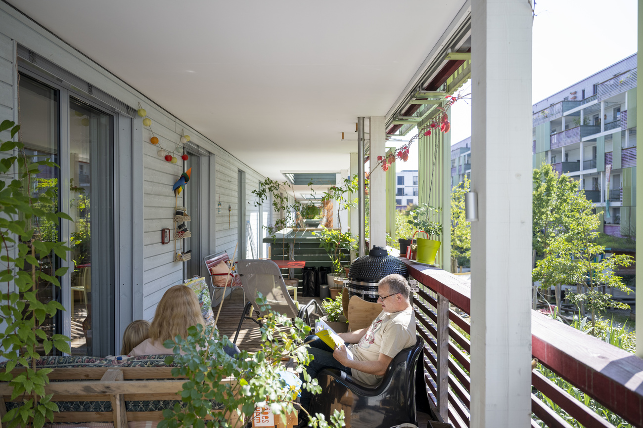 persone su un balcone