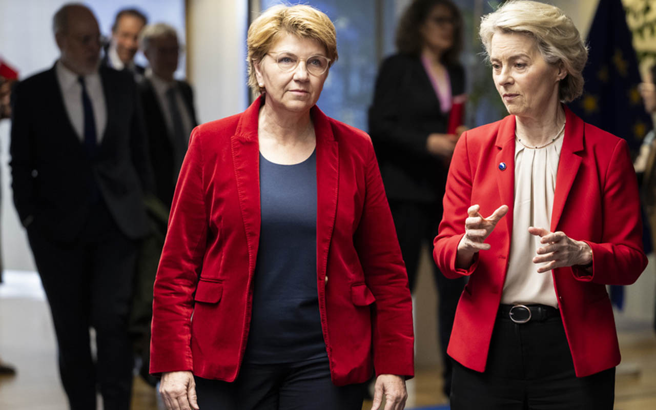 2024年3月,瑞士总统维奥拉·阿姆海尔特(Viola Amherd)和欧盟委员会主席乌苏拉·冯德莱恩(Ursula von der Leyen)在布鲁塞尔。