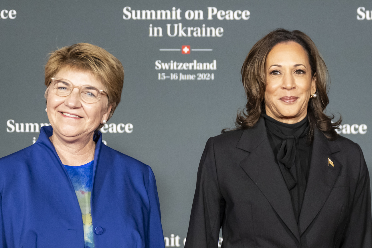 Viola Amherd und Kamala Harris an der Bürgenstock-Friedenskonferenz.