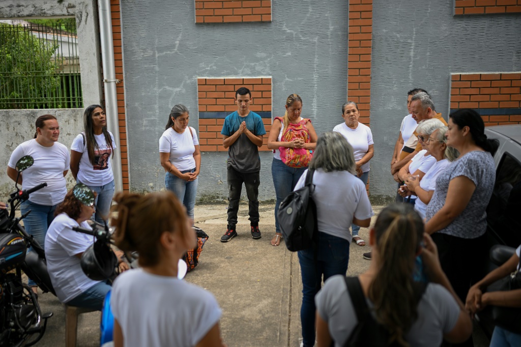 Familiares de manifestantes detenidos en Venezuela exigen su libertad ...