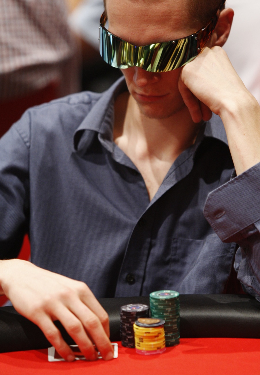 En 2022, on estimait à 5000 le nombre de petits tournois organisés dans les établissements autorisés en Suisse.