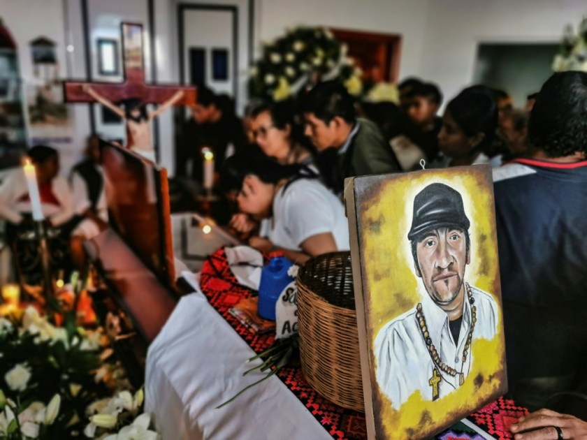 Cientos homenajean a sacerdote asesinado en México e iglesia pide cesar "criminalización" - SWI swissinfo.ch