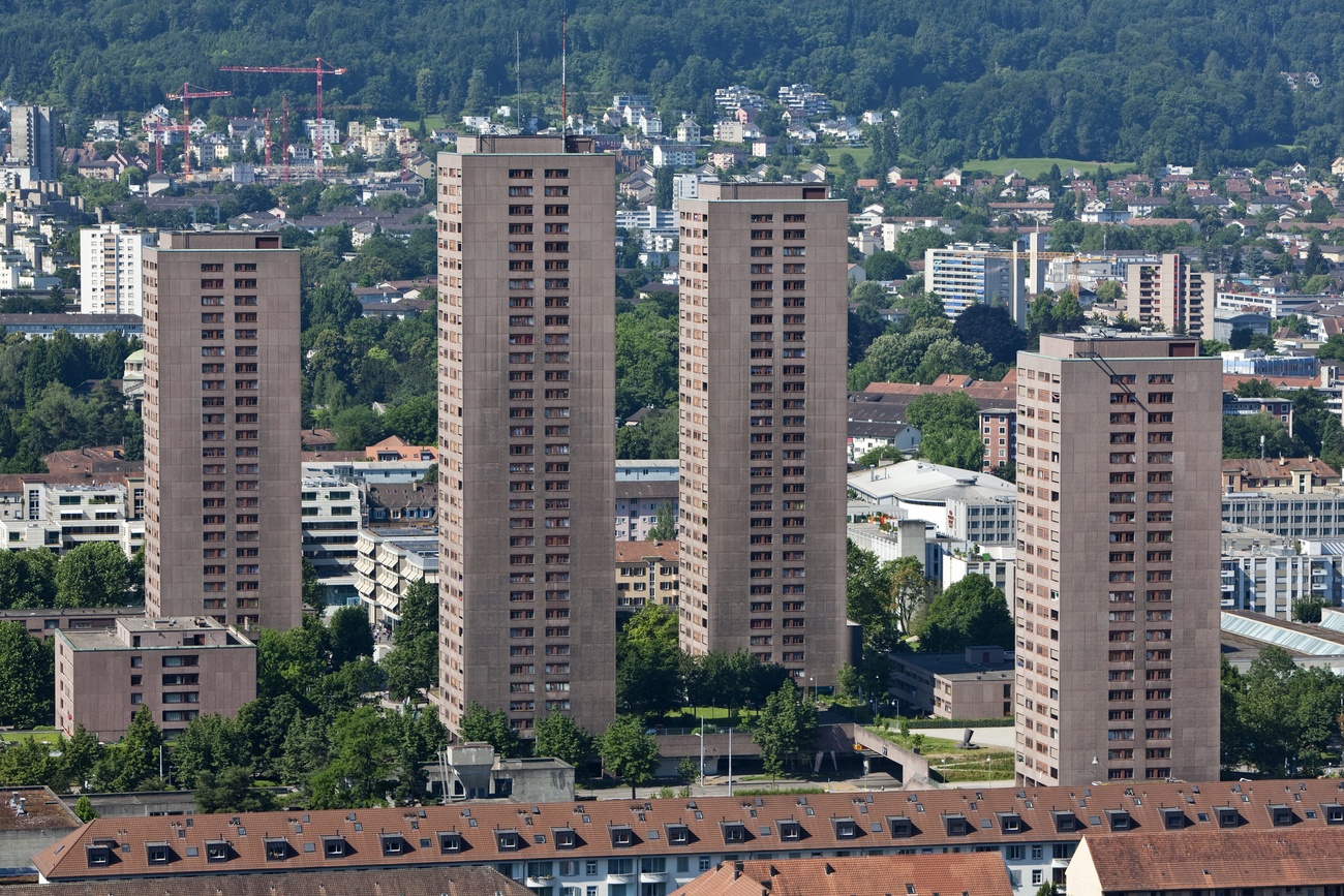 From unpopular to trendy: the apartment towers of Hardau in Zurich.
