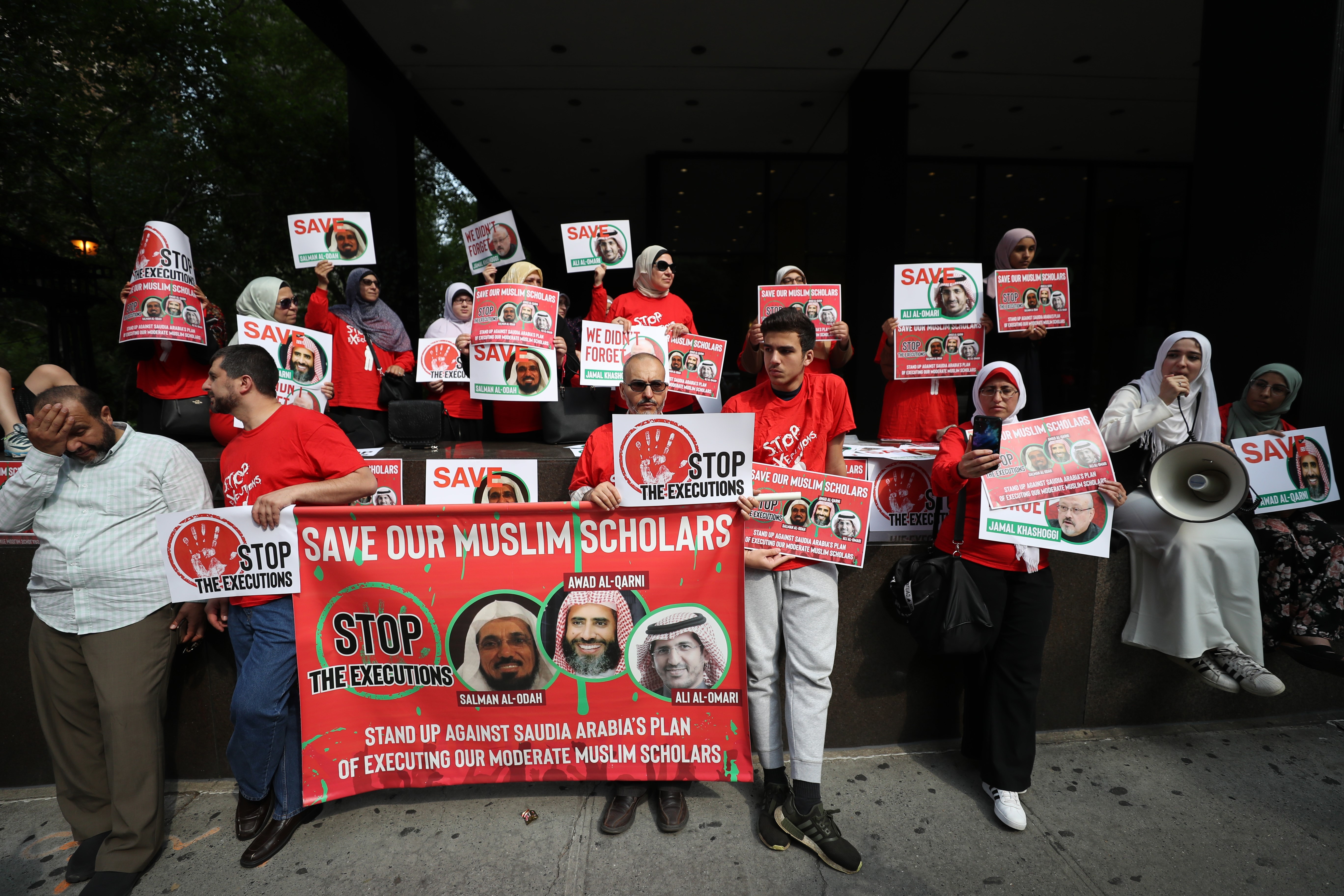 イスラム聖職者の処刑に反対し、ニューヨークのサウジアラビア領事館前で抗議デモを行う人たち。2019年6月撮影