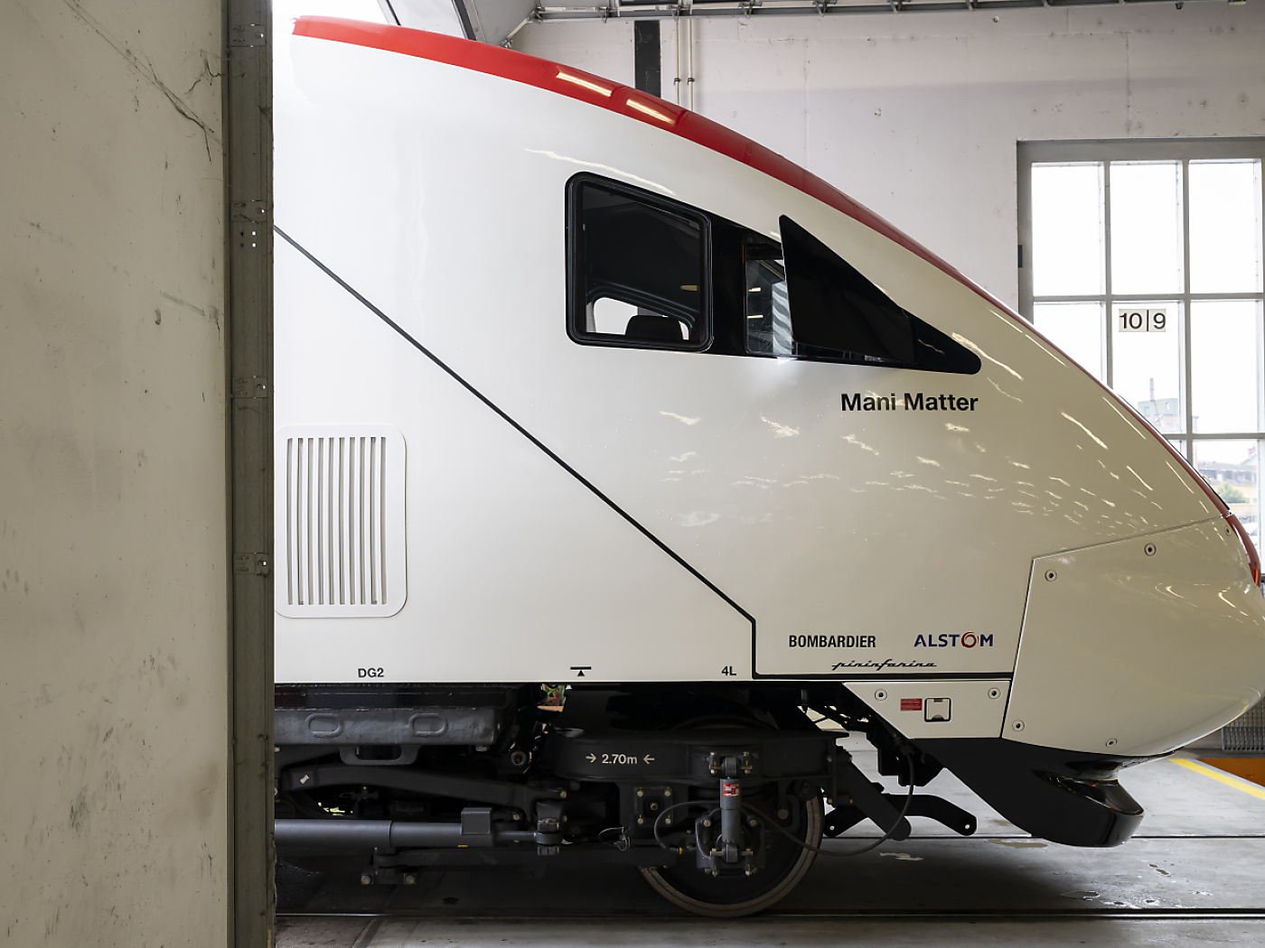 Swiss railways presents first fully-renovated 'InterCity' train - SWI ...