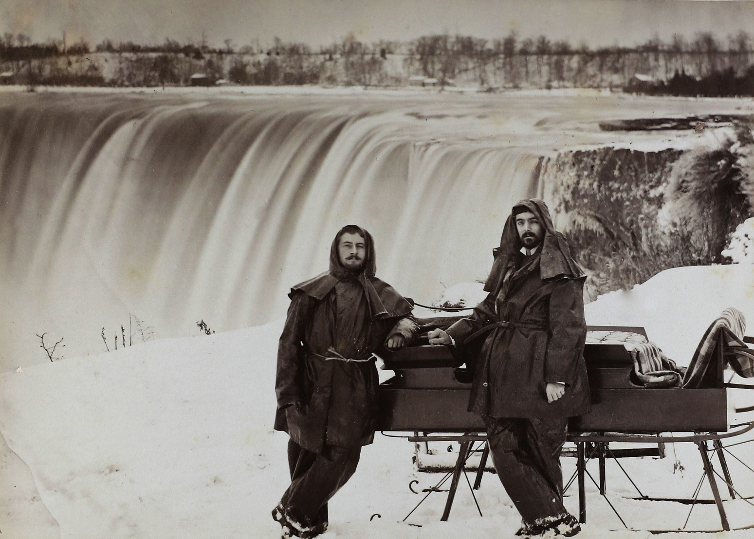 In front of the Niagara Falls in the December