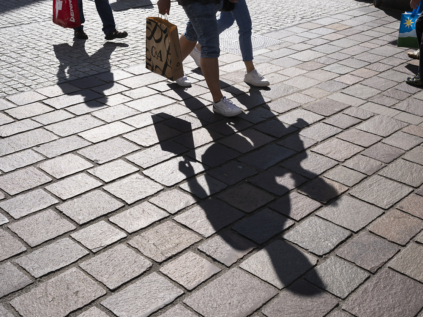 Real wages in Switzerland likely to rise in 2025 according to UBS