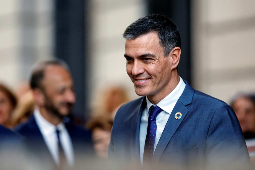 Pedro Sánchez defiende al Gobierno español ante nuevas acusaciones de corrupción - SWI swissinfo.ch