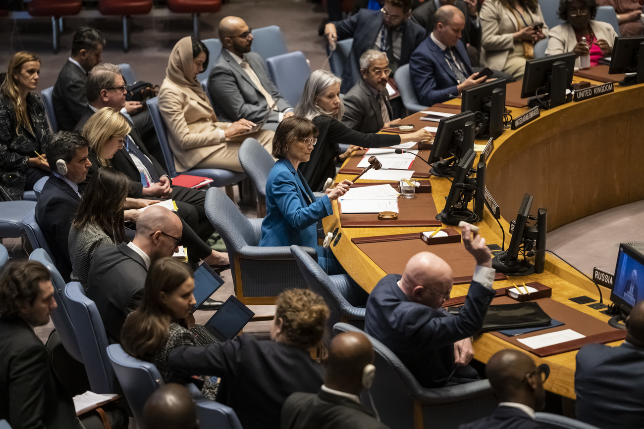 La presidente Pascale Baeriswyl durante un briefing del Consiglio di Sicurezza delle Nazioni Unite sul Medio Oriente e sulla situazione in Israele