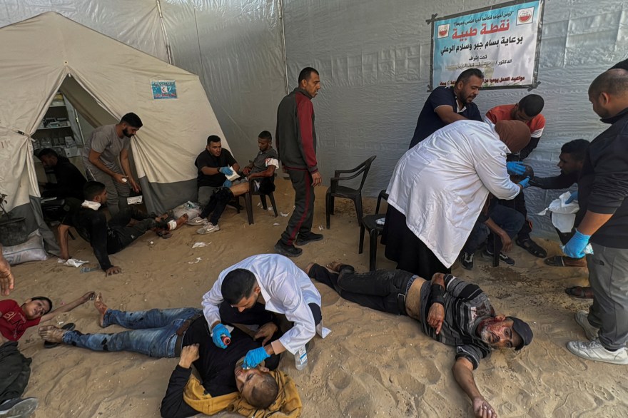 قصف عنيف يستهدف مناطق شمال قطاع غزة وسقوط ضحايا بين المدنيين